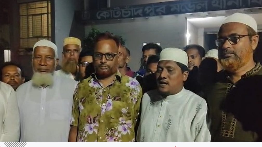ঝিনাইদহে নিষিদ্ধ সংগঠনের নেতা সন্দেহে আটক, থানা থেকে ছাড়িয়ে নিলেন জামায়াতের নেতারা
