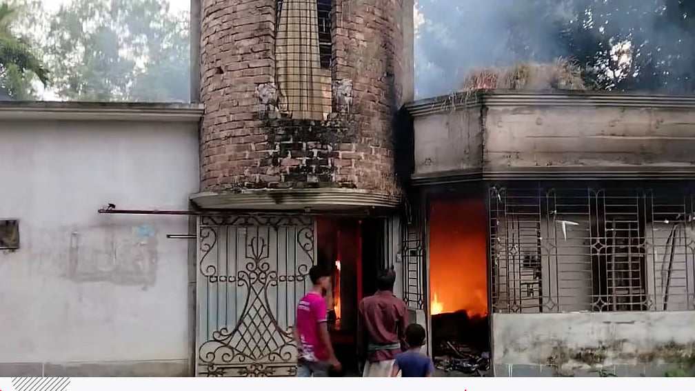 পাবনায় ছাত্রীকে ধর্ষণচেষ্টার অভিযোগে শিক্ষক আটক, মাদ্রাসায় আগুন