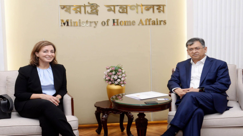 স্বরাষ্ট্রমন্ত্রীর সঙ্গে উইনরক ইন্টারন্যাশনালের প্রেসিডেন্টের সৌজন্য সাক্ষাৎ