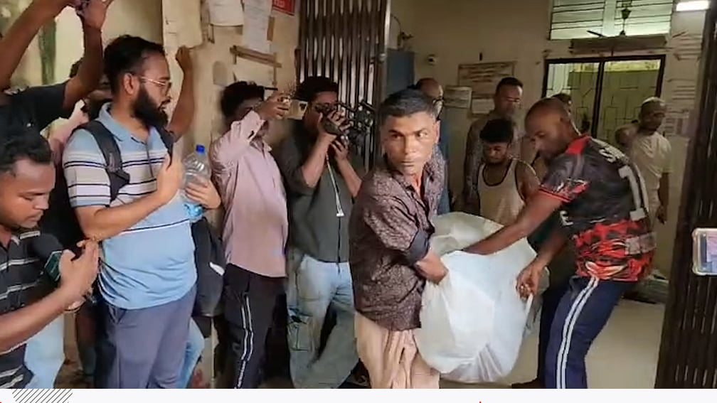 কক্সবাজারে রিসোর্টে আগুনে নিহত ১০ জনের মরদেহ স্বজনের কাছে হস্তান্তর