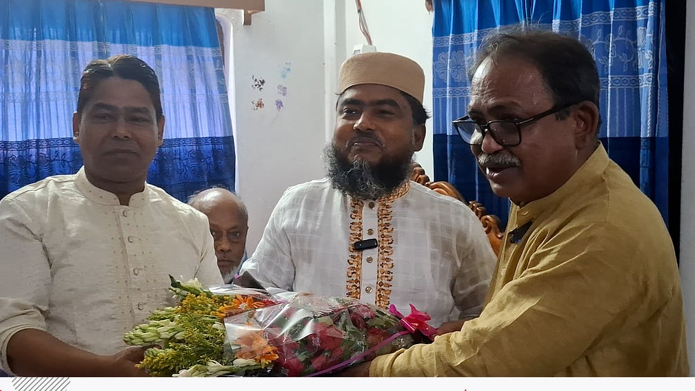 পরাজিত প্রতিপক্ষের বাসায় ফুল নিয়ে গেলেন বিএনপির বিজয়ী মির্জা ফয়সল