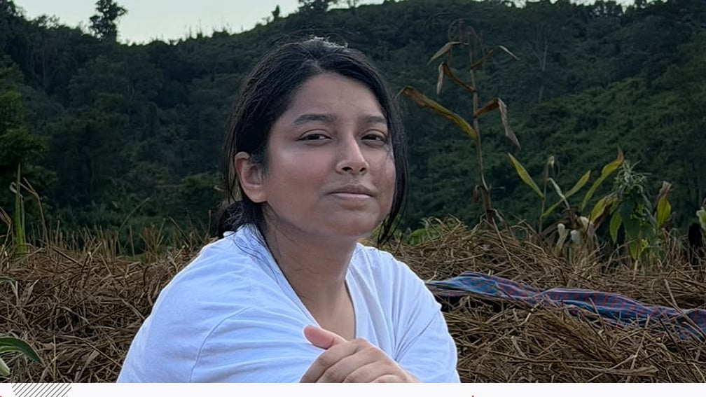 সময়ের জোরে ছুটে চলা যাত্রী: বান্দরবানের রাতের গন্তব্য